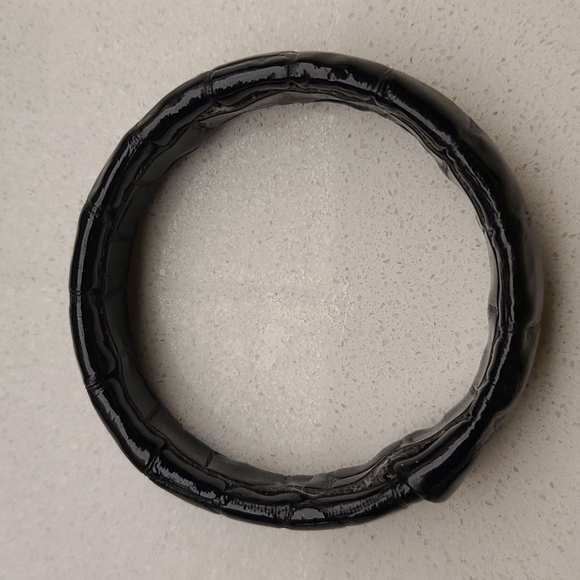 Embossed leather bracelet - Picture 4 of 7